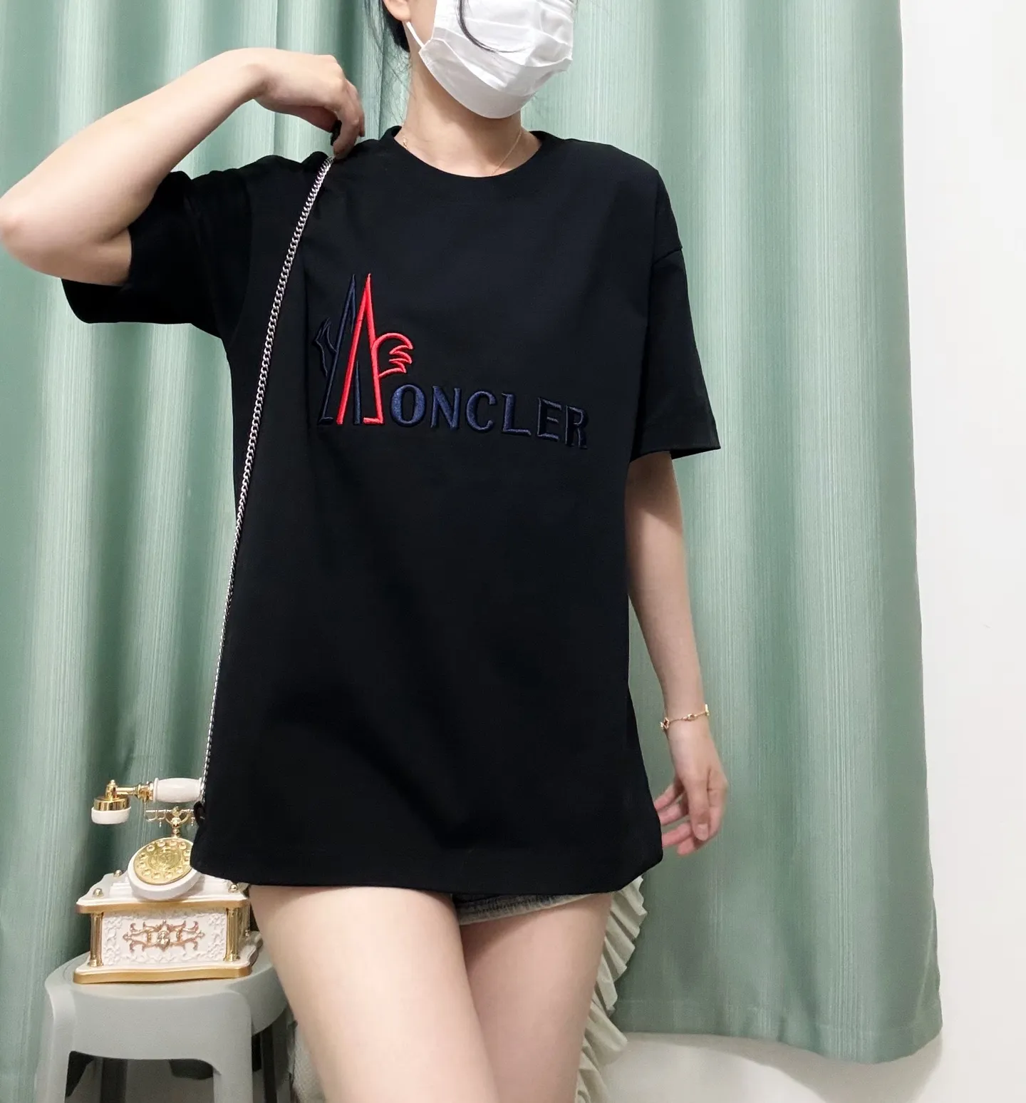 Black ， Same Style
